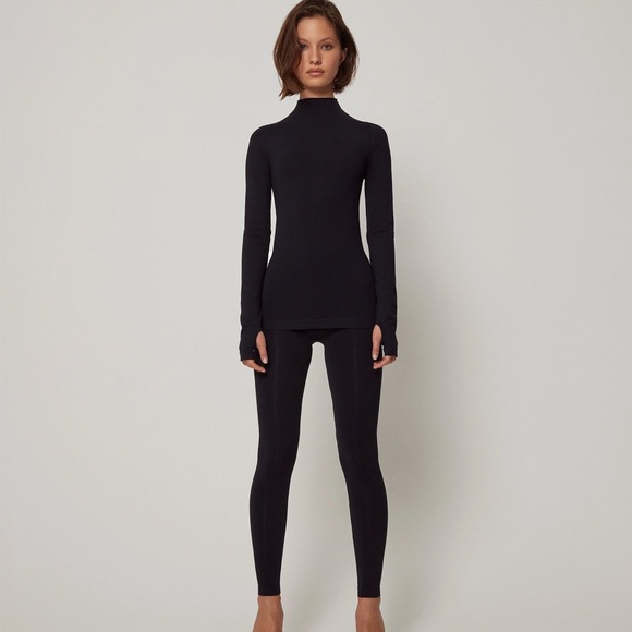 KHY BLACK  SEAMLESS LEGGING - SIZE M
In perfect condition worn once - Picture 4 of 8